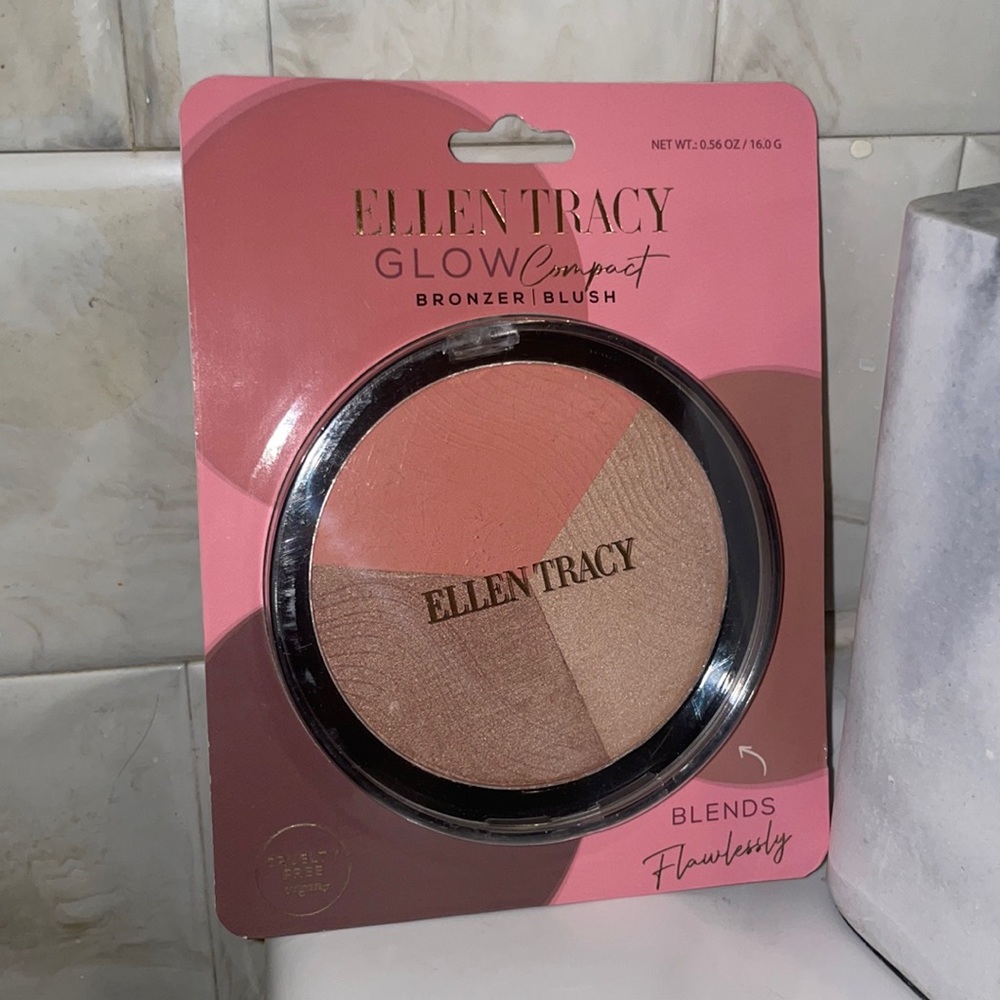 Available—Ellen Tracy Glow Compact Bronzer & Blush